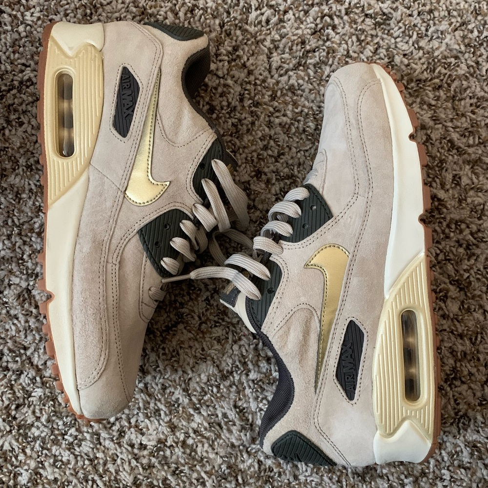 Nike Women AIR Max 90 Premium Suede Gold Tan Black
